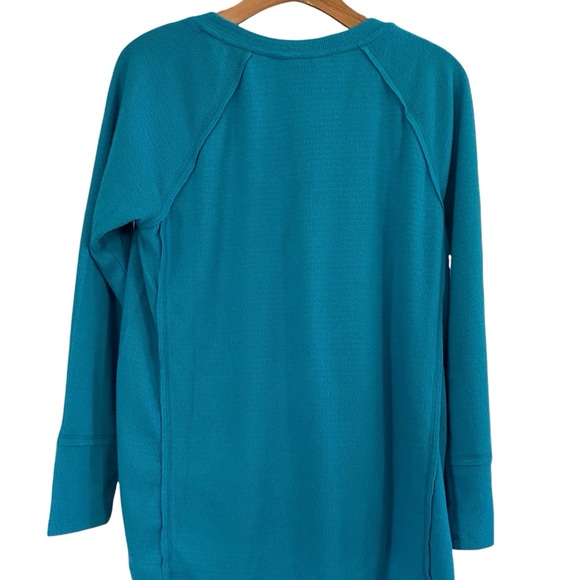 WILDFOX Blue Haley V-Neck Brushed Fleece Pullover Sweatshirt Size Medium… - Picture 2 of 5